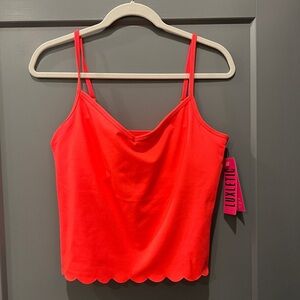 Nwt Lilly Pulitzer cassis scallop bra tank. Luxletic. Spicy coral color